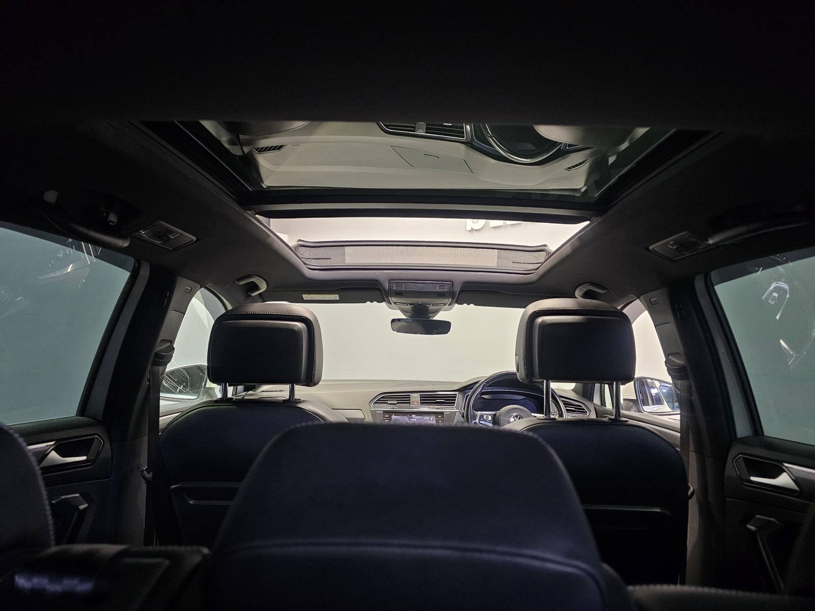 Volkswagen Tiguan 2.0 TDI R-Line SUV 5dr Diesel Manual Euro 6 (s/s) (150 ps)