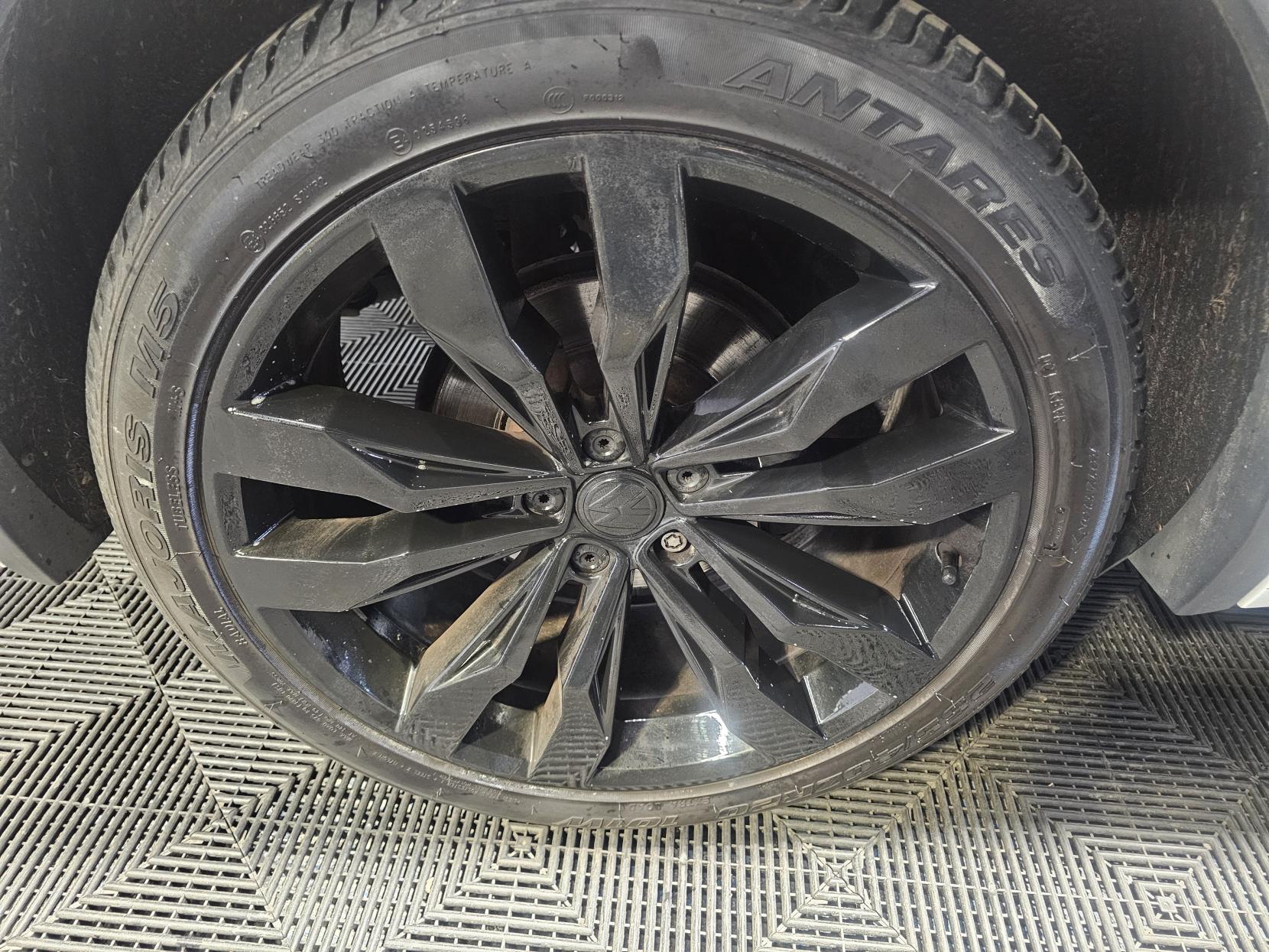 Volkswagen Tiguan 2.0 TDI R-Line SUV 5dr Diesel Manual Euro 6 (s/s) (150 ps)