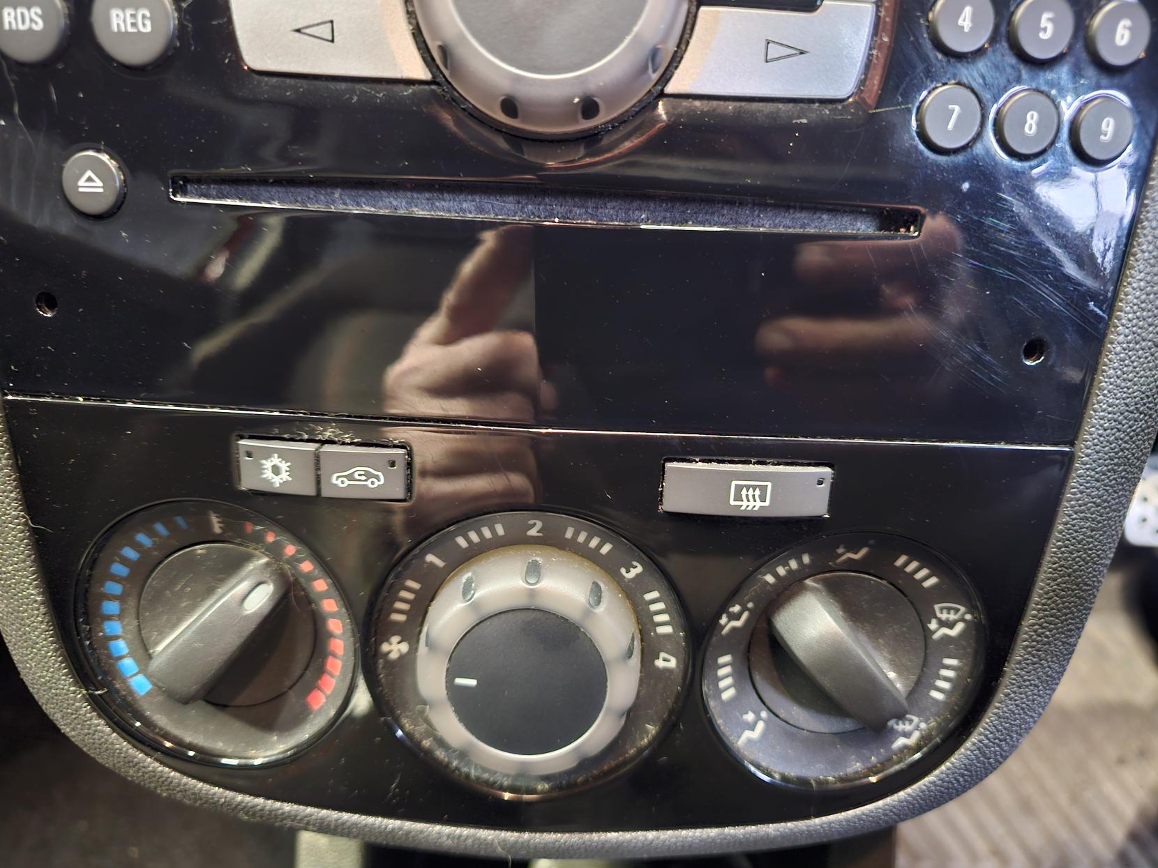 Vauxhall Corsa 1.2 16V Limited Edition Hatchback 3dr Petrol Manual Euro 5 (85 ps)