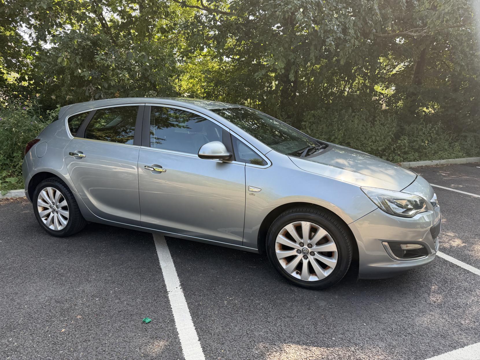 2013 Vauxhall Astra thumbnail 23