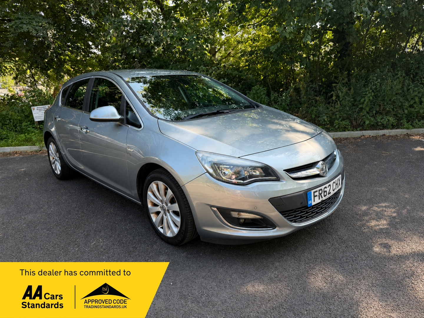 2013 Vauxhall Astra — photo 1 of 5