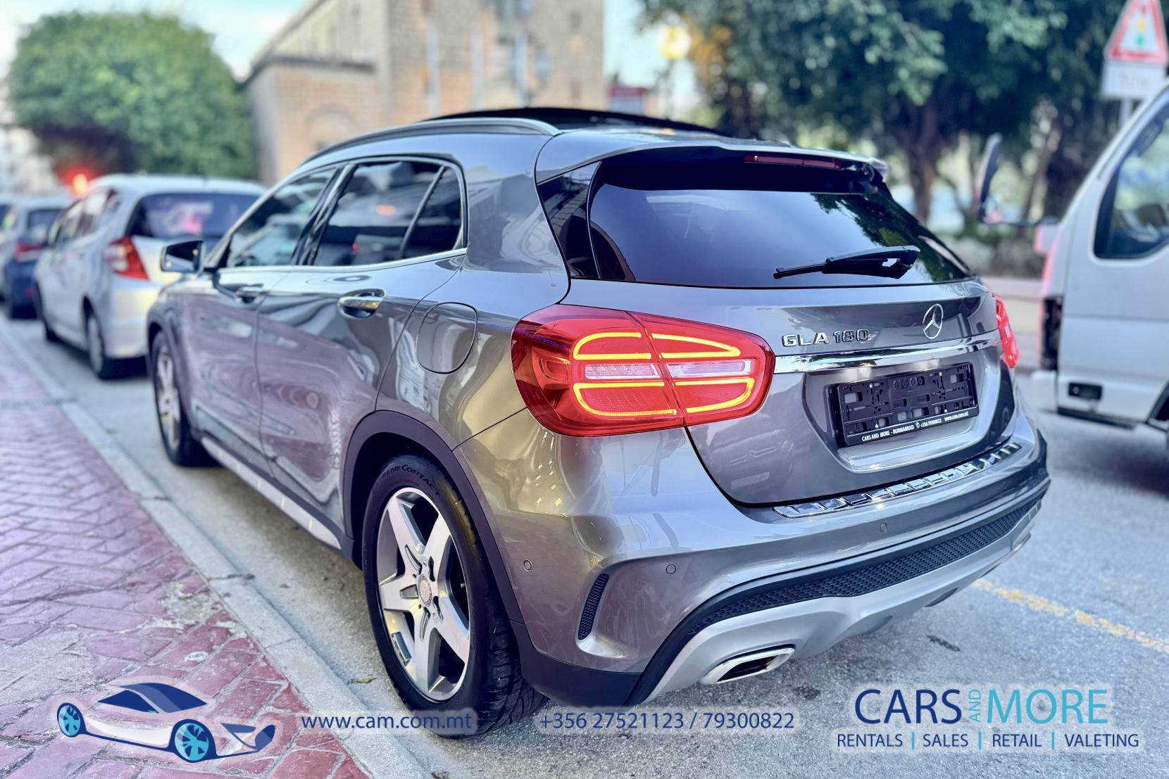 Mercedes-Benz GLA 180 AMG Line Premium Plus! 1.6