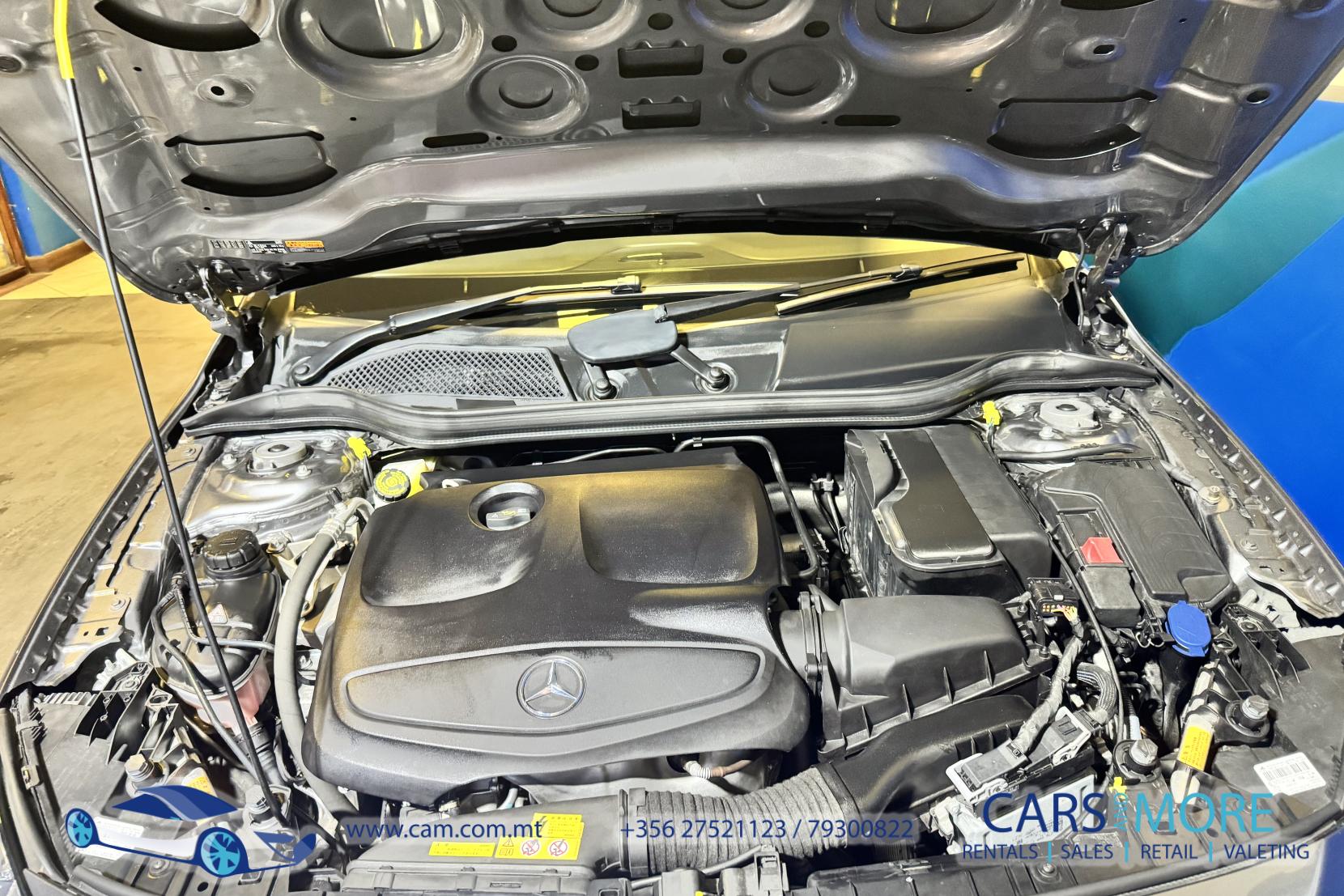 Mercedes-Benz GLA 180 AMG Line Premium Plus! 1.6