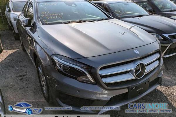 Mercedes-Benz GLA 180 AMG Line Premium Plus! 1.6