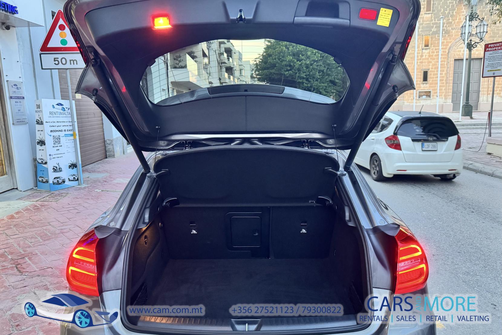 Mercedes-Benz GLA 180 AMG Line Premium Plus! 1.6