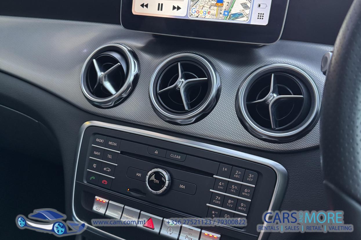 Mercedes-Benz GLA 180 SPORT PREMIUM PLUS 1.6