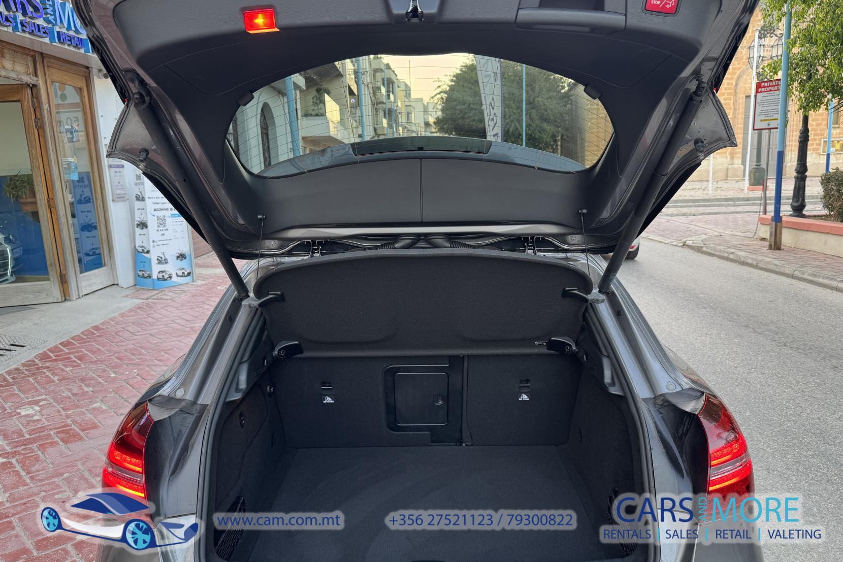 Mercedes-Benz GLA 180 SPORT PREMIUM PLUS 1.6