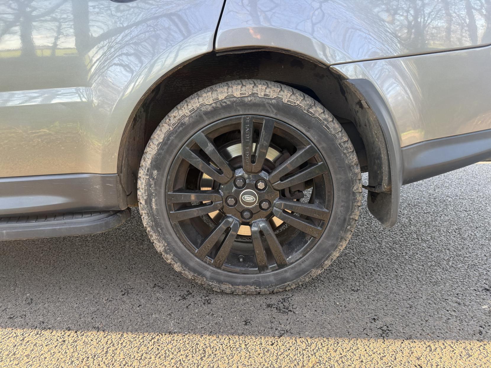 Land Rover Range Rover Sport 3.0 TD V6 HSE SUV 5dr Diesel CommandShift 4WD Euro 5 (245 ps)