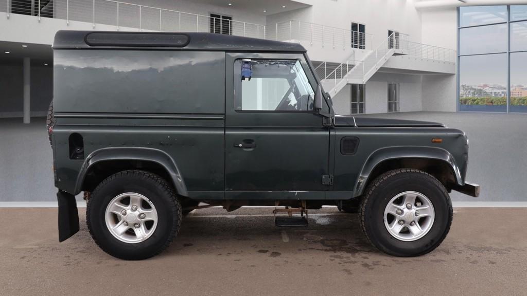 Land Rover Defender 90 2.5 TD5 County Hard Top SUV 3dr Diesel Manual SWB (282 g/km, 120 bhp)