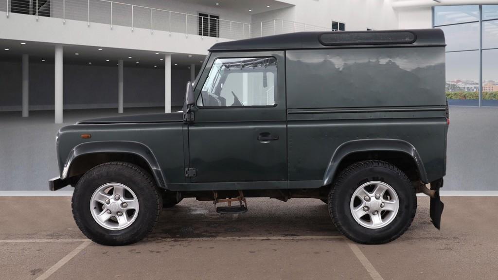 Land Rover Defender 90 2.5 TD5 County Hard Top SUV 3dr Diesel Manual SWB (282 g/km, 120 bhp)