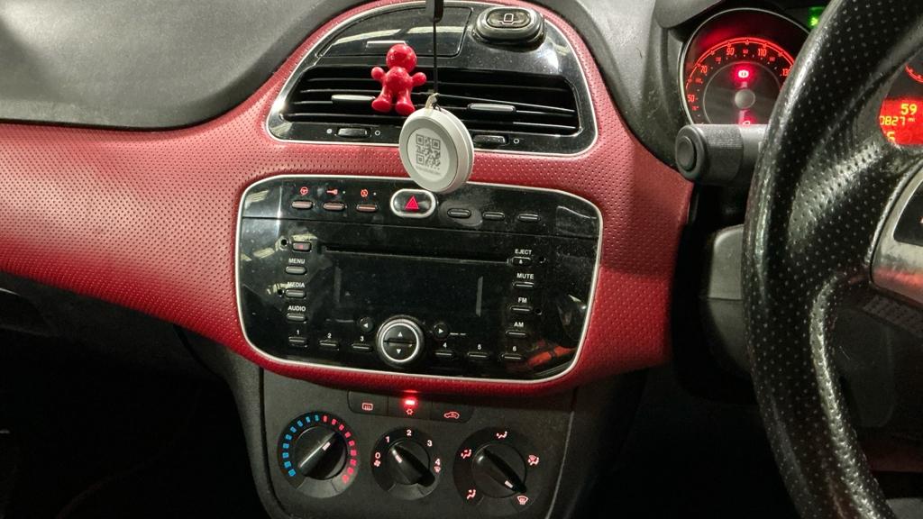 Fiat Punto Evo 1.4 GP Hatchback 3dr Petrol Euro 5 (s/s) (77 bhp)