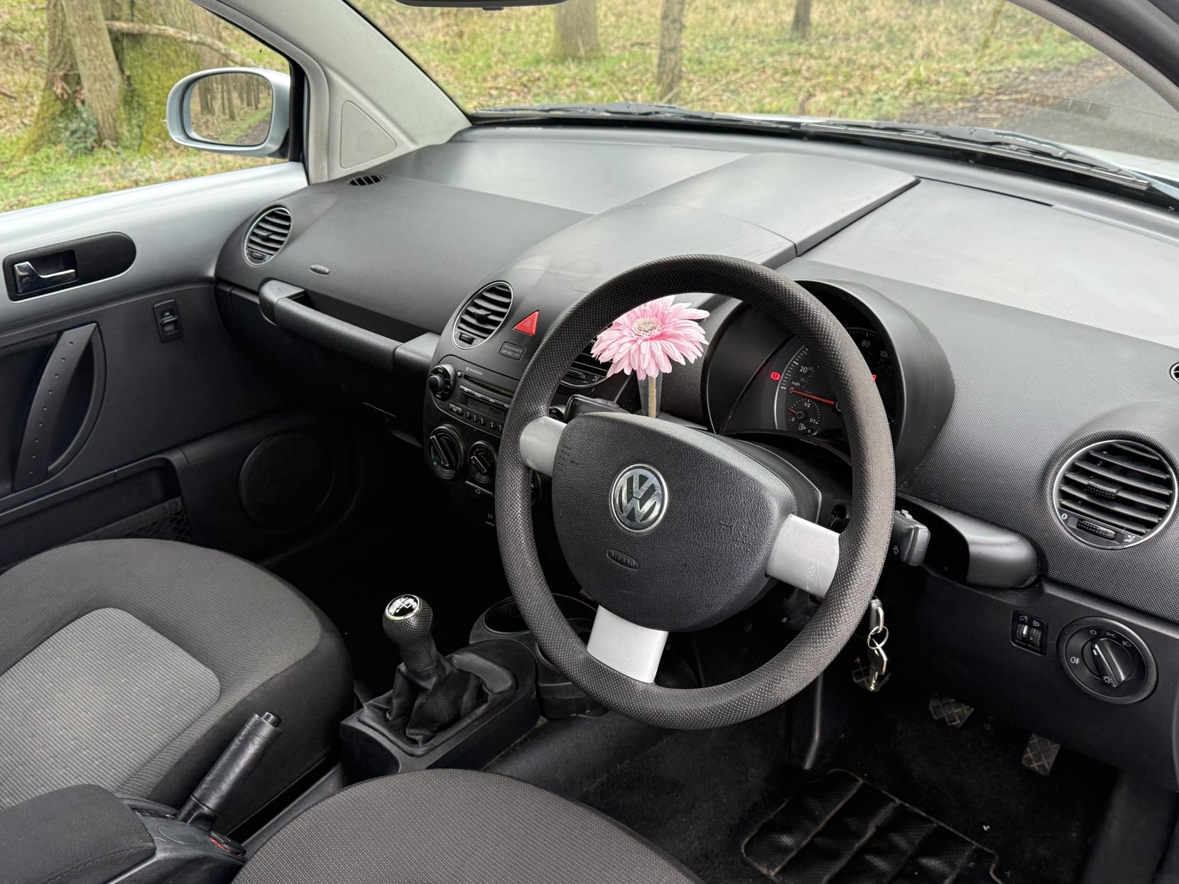 Volkswagen Beetle 1.4 16V Luna Hatchback 3dr Petrol Manual Euro 4 (75 ps)