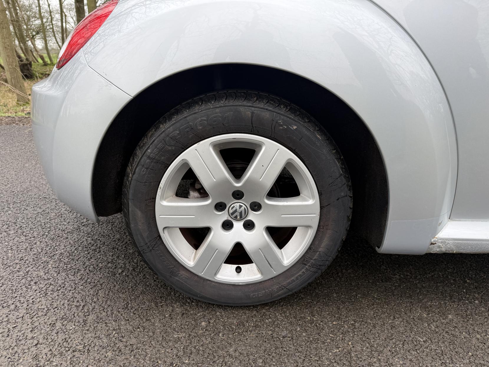 Volkswagen Beetle 1.4 16V Luna Hatchback 3dr Petrol Manual Euro 4 (75 ps)