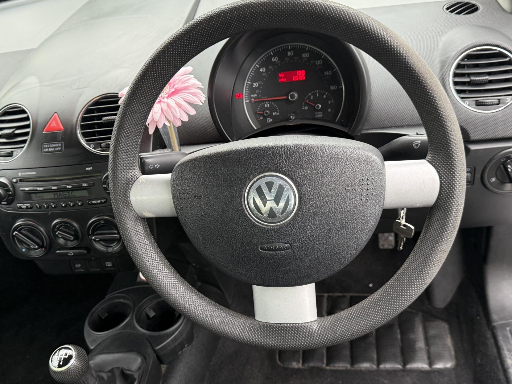 Volkswagen Beetle 1.4 16V Luna Hatchback 3dr Petrol Manual Euro 4 (75 ps)