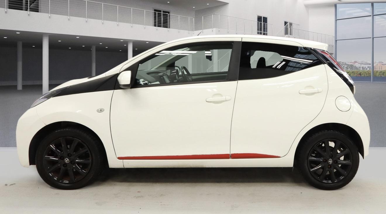 Toyota AYGO 1.0 VVT-i x-press Hatchback 5dr Petrol Manual Euro 6 (68 ps)