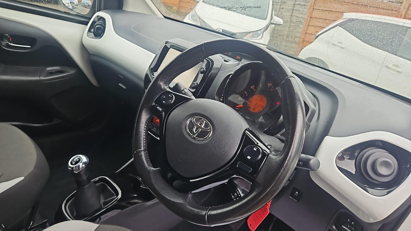 Toyota AYGO 1.0 VVT-i x-press Hatchback 5dr Petrol Manual Euro 6 (68 ps)