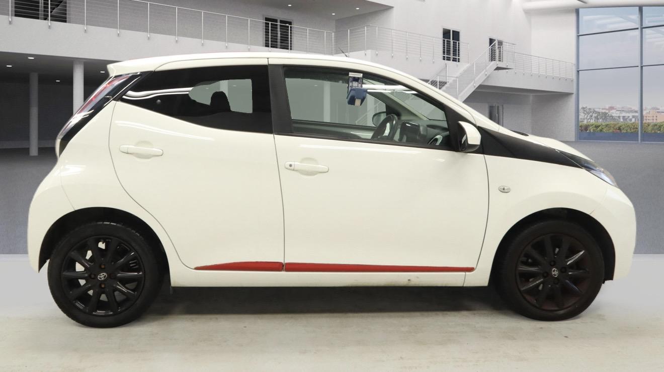 Toyota AYGO 1.0 VVT-i x-press Hatchback 5dr Petrol Manual Euro 6 (68 ps)