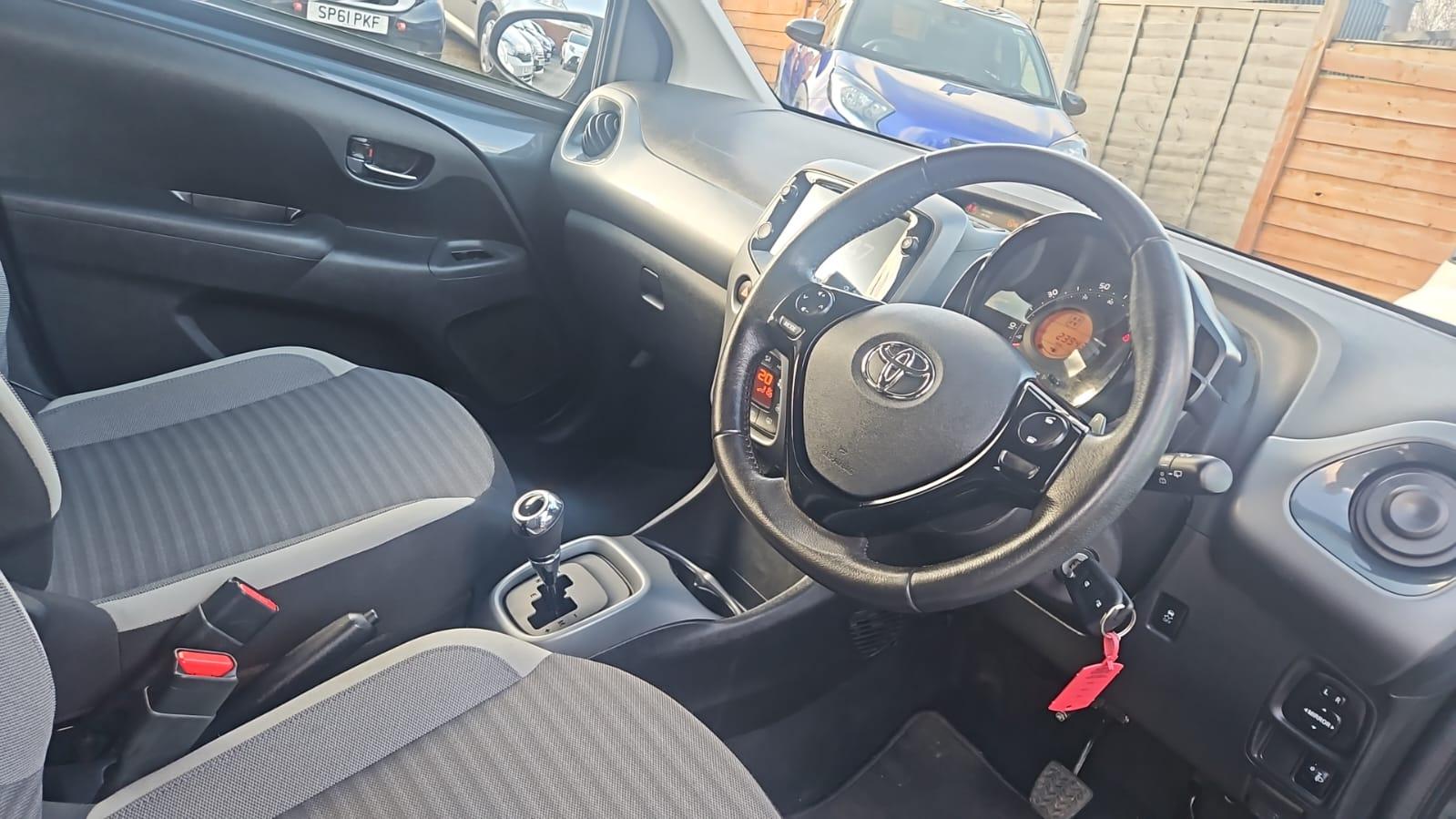 Toyota AYGO 1.0 VVT-i x-trend Hatchback 5dr Petrol x-shift Euro 6 (71 ps)