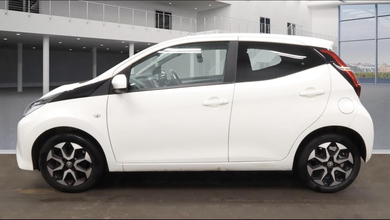 Toyota AYGO 1.0 VVT-i x-plore Hatchback 5dr Petrol x-shift Euro 6 (71 ps)