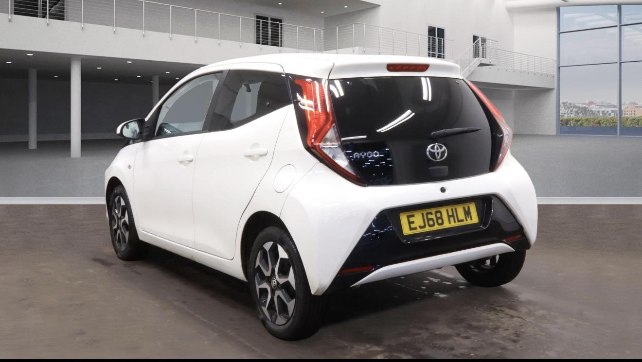 Toyota AYGO 1.0 VVT-i x-plore Hatchback 5dr Petrol x-shift Euro 6 (71 ps)