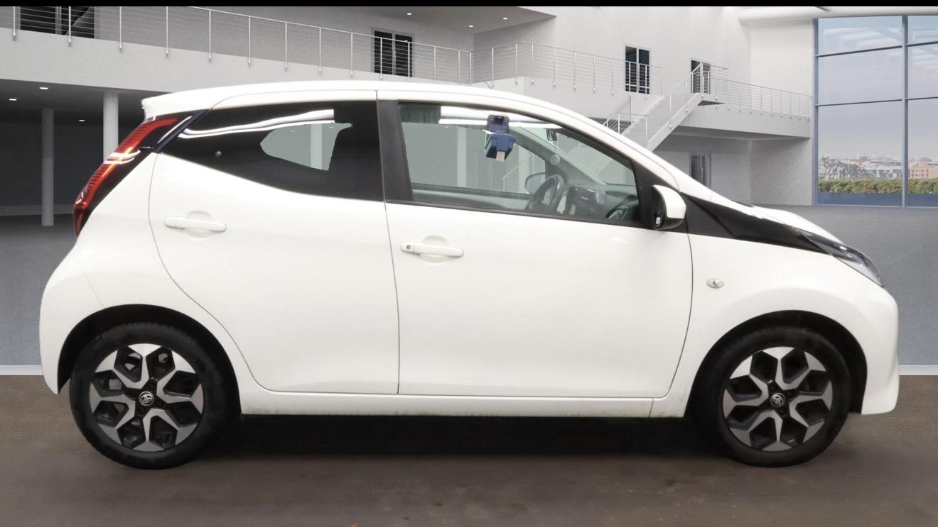 Toyota AYGO 1.0 VVT-i x-plore Hatchback 5dr Petrol x-shift Euro 6 (71 ps)