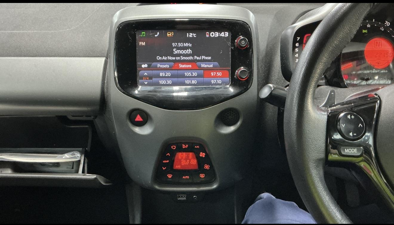 Toyota AYGO 1.0 VVT-i x-plore Hatchback 5dr Petrol x-shift Euro 6 (71 ps)