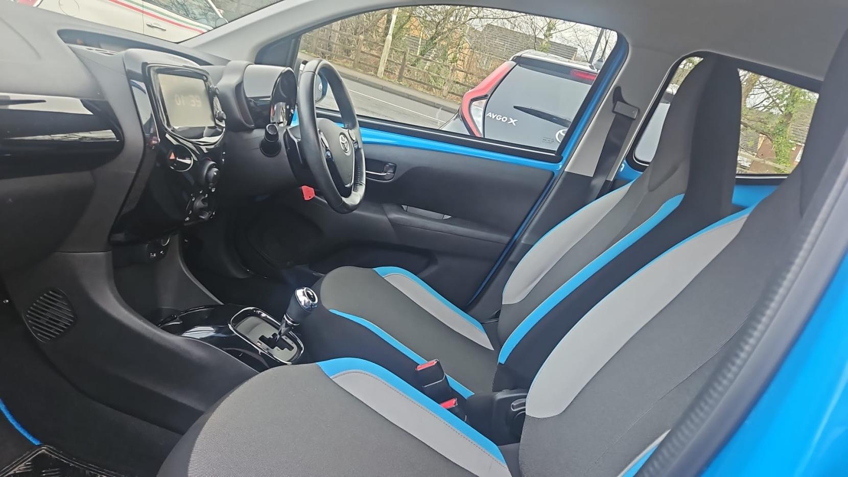 Toyota AYGO 1.0 VVT-i x-cite Hatchback 5dr Petrol x-shift Euro 6 (68 ps)