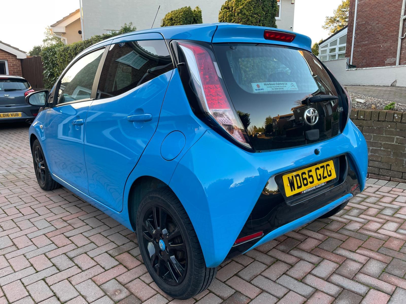 Toyota AYGO 1.0 VVT-i x-cite Hatchback 5dr Petrol x-shift Euro 6 (68 ps)