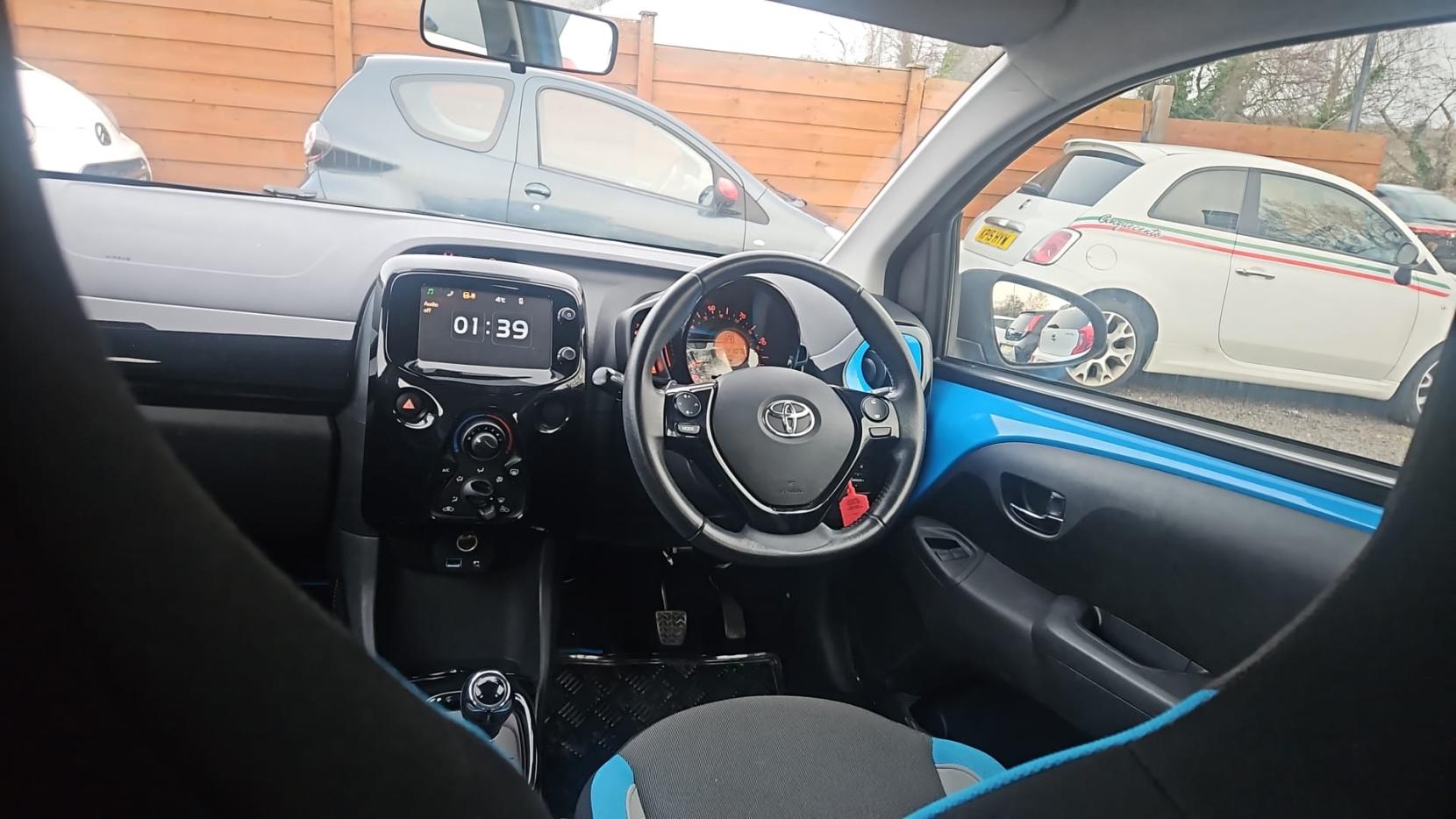 Toyota AYGO 1.0 VVT-i x-cite Hatchback 5dr Petrol x-shift Euro 6 (68 ps)