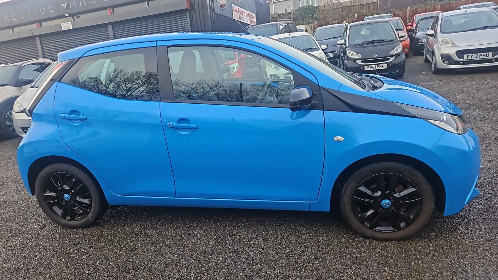 Toyota AYGO 1.0 VVT-i x-cite Hatchback 5dr Petrol x-shift Euro 6 (68 ps)