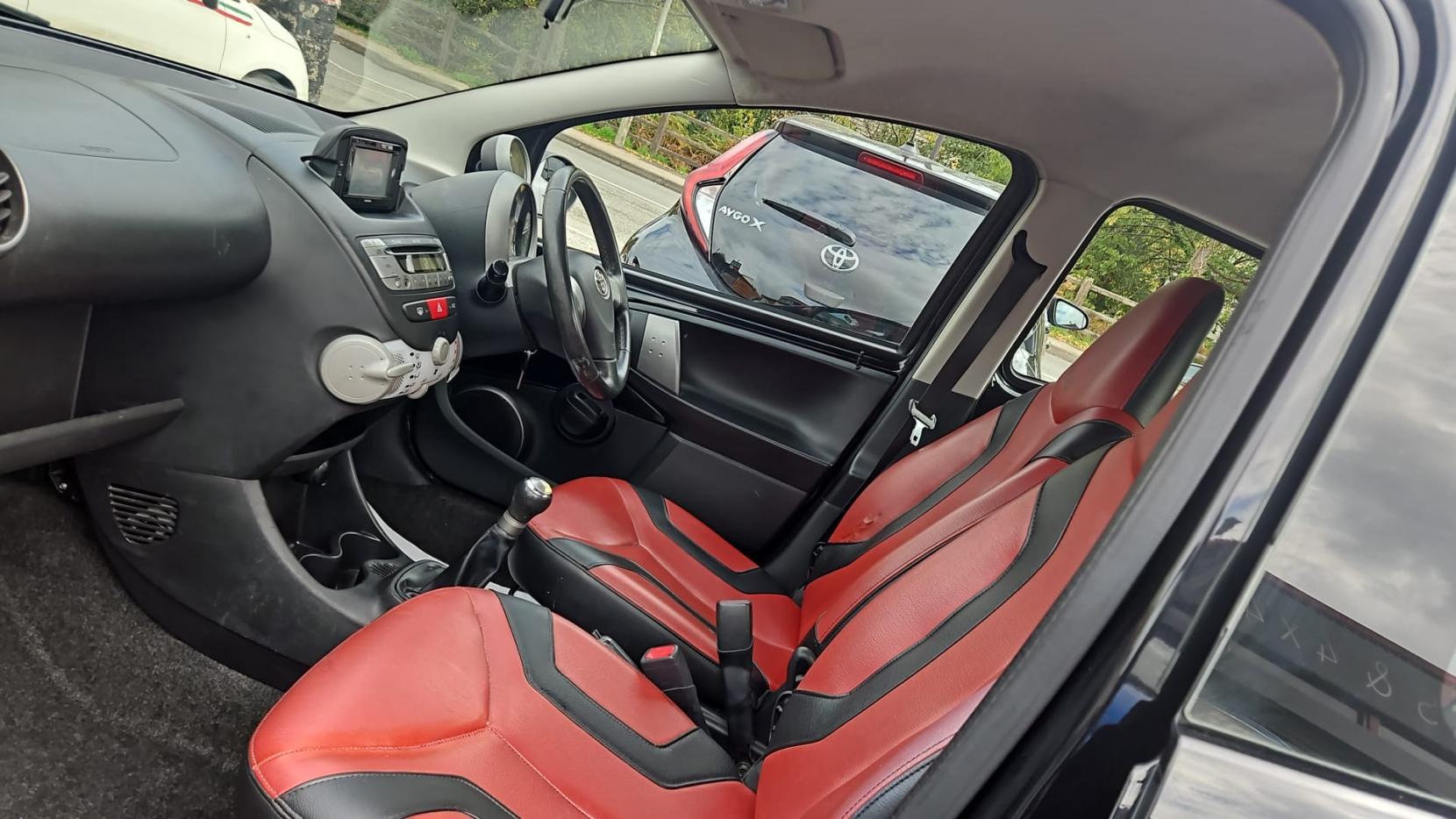 Toyota AYGO 1.0 VVT-i Move Hatchback 5dr Petrol Manual Euro 5 (68 ps)