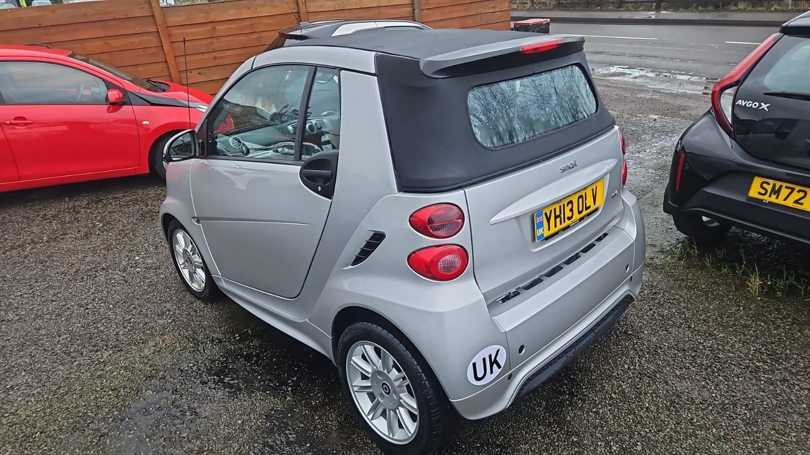 Smart fortwo 1.0 MHD Passion Cabriolet 2dr Petrol SoftTouch Euro 5 (s/s) (71 bhp)