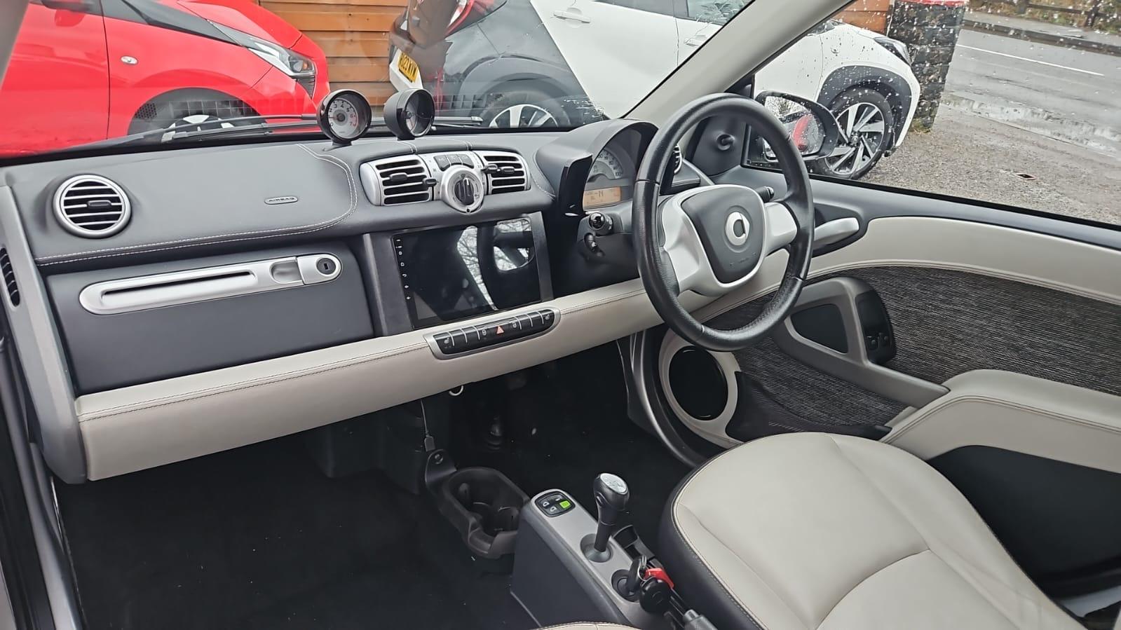 Smart fortwo 1.0 MHD Passion Cabriolet 2dr Petrol SoftTouch Euro 5 (s/s) (71 bhp)