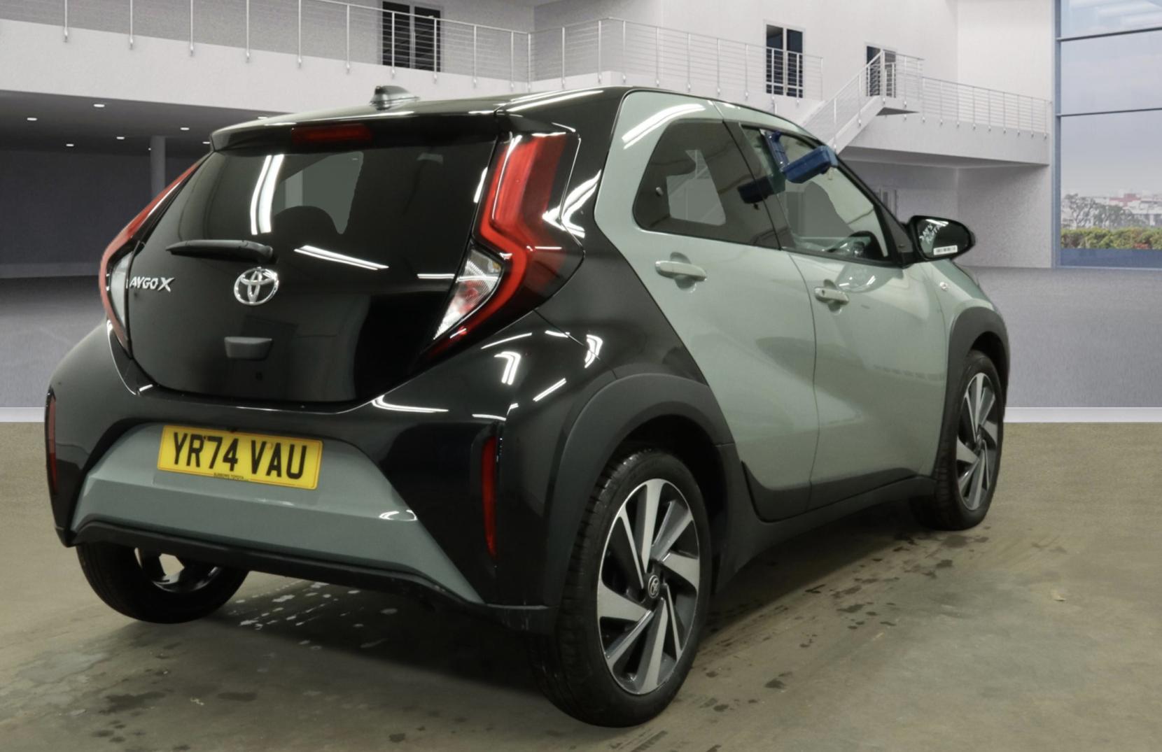 Toyota Aygo X 1.0 VVT-i Edge Hatchback 5dr Petrol Manual Euro 6 (s/s) (72 ps)