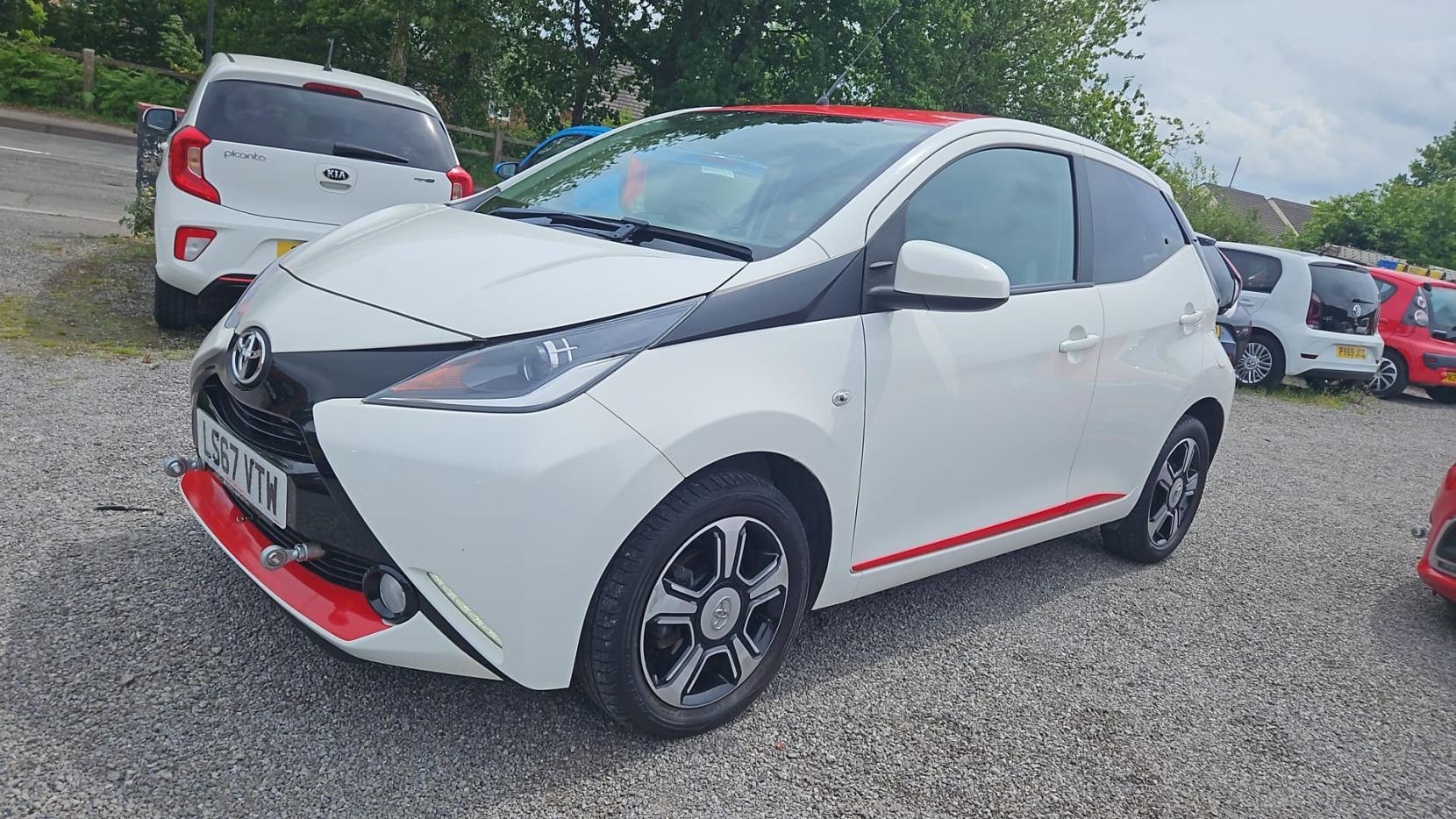 Toyota AYGO 1.0 VVT-i x-press Hatchback 5dr Petrol Manual Euro 6 (68 ps)