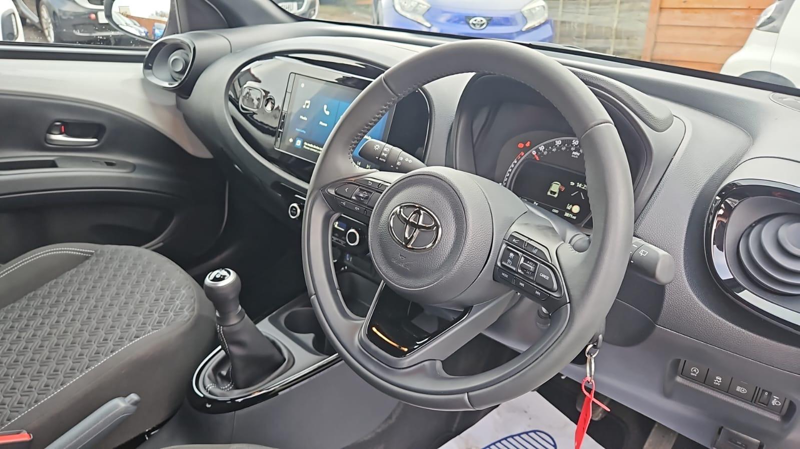 Toyota Aygo X 1.0 VVT-i Edge Hatchback 5dr Petrol Manual Euro 6 (s/s) (72 ps)