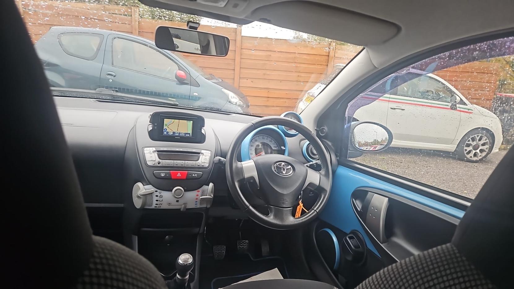 Toyota AYGO 1.0 VVT-i Move Hatchback 5dr Petrol Manual Euro 5 (68 ps)