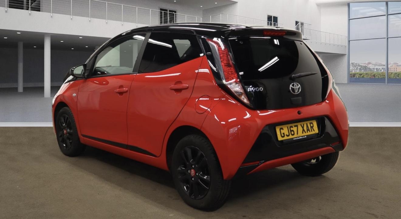 Toyota AYGO 1.0 VVT-i x-cite 4 Red Bi-Tone Hatchback 5dr Petrol x-shift Euro 6 (68 ps)