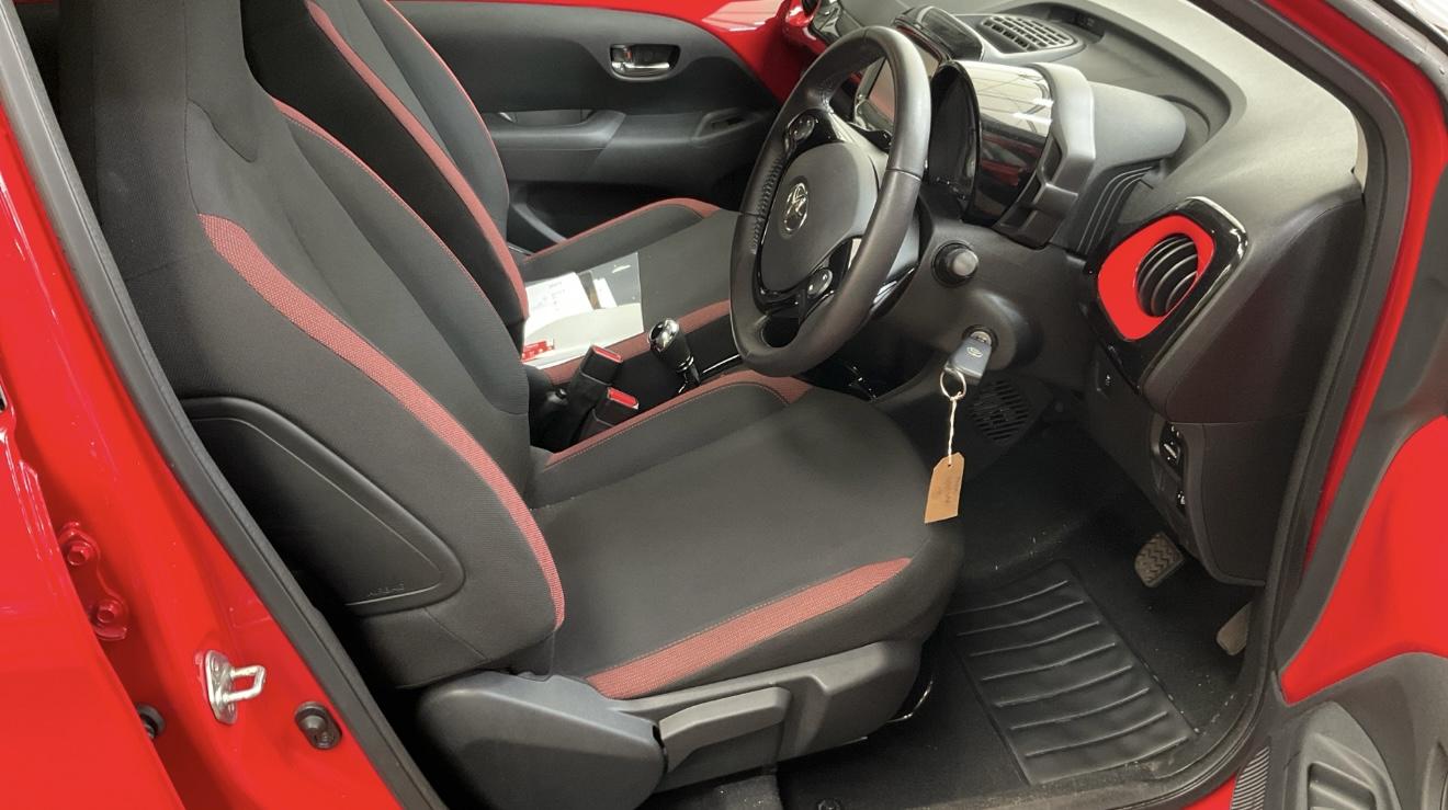 Toyota AYGO 1.0 VVT-i x-cite 4 Red Bi-Tone Hatchback 5dr Petrol x-shift Euro 6 (68 ps)