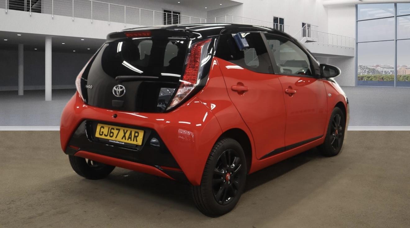 Toyota AYGO 1.0 VVT-i x-cite 4 Red Bi-Tone Hatchback 5dr Petrol x-shift Euro 6 (68 ps)