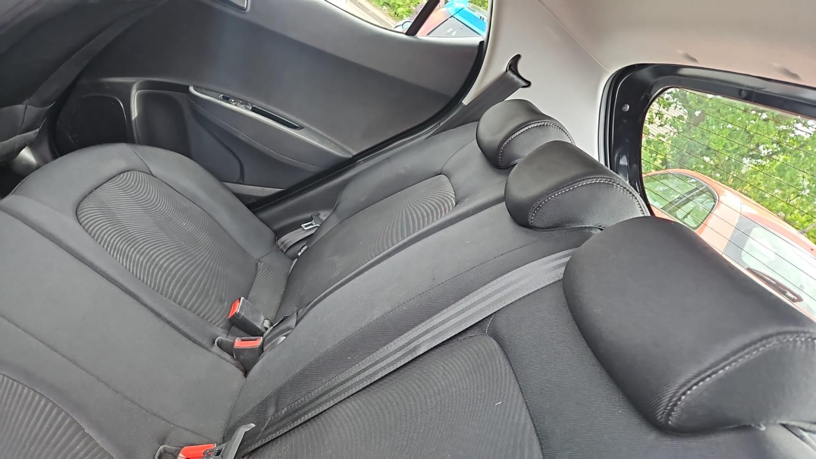 Hyundai i10 1.2 SE Hatchback 5dr Petrol Manual Euro 6 (87 ps)