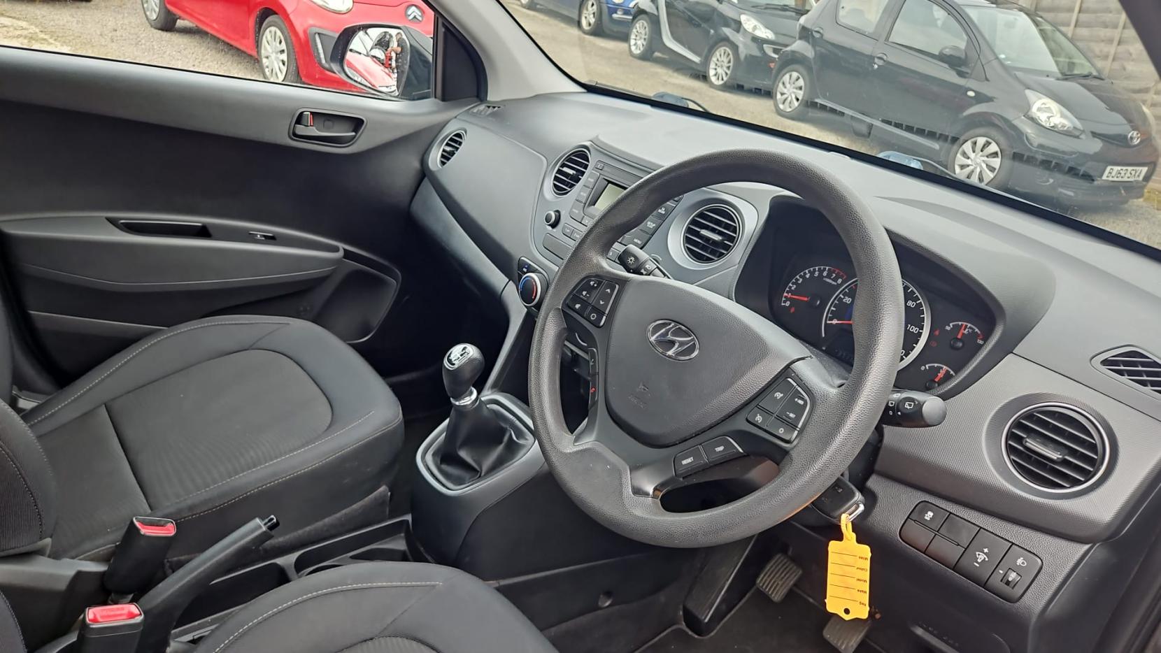 Hyundai i10 1.2 SE Hatchback 5dr Petrol Manual Euro 6 (87 ps)