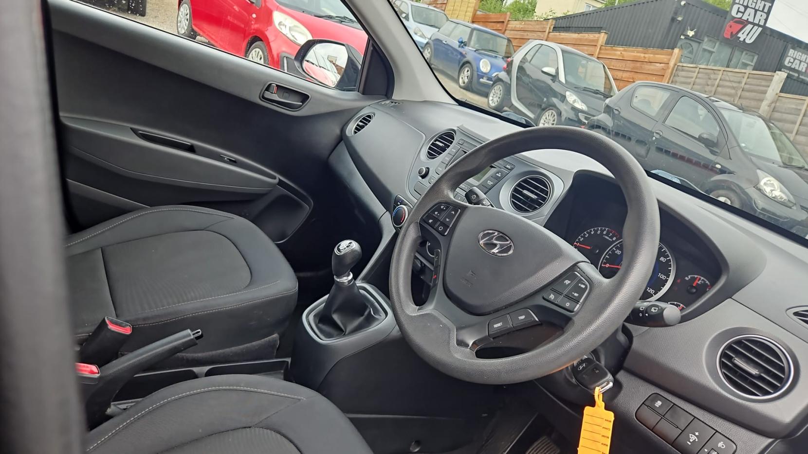 Hyundai i10 1.2 SE Hatchback 5dr Petrol Manual Euro 6 (87 ps)