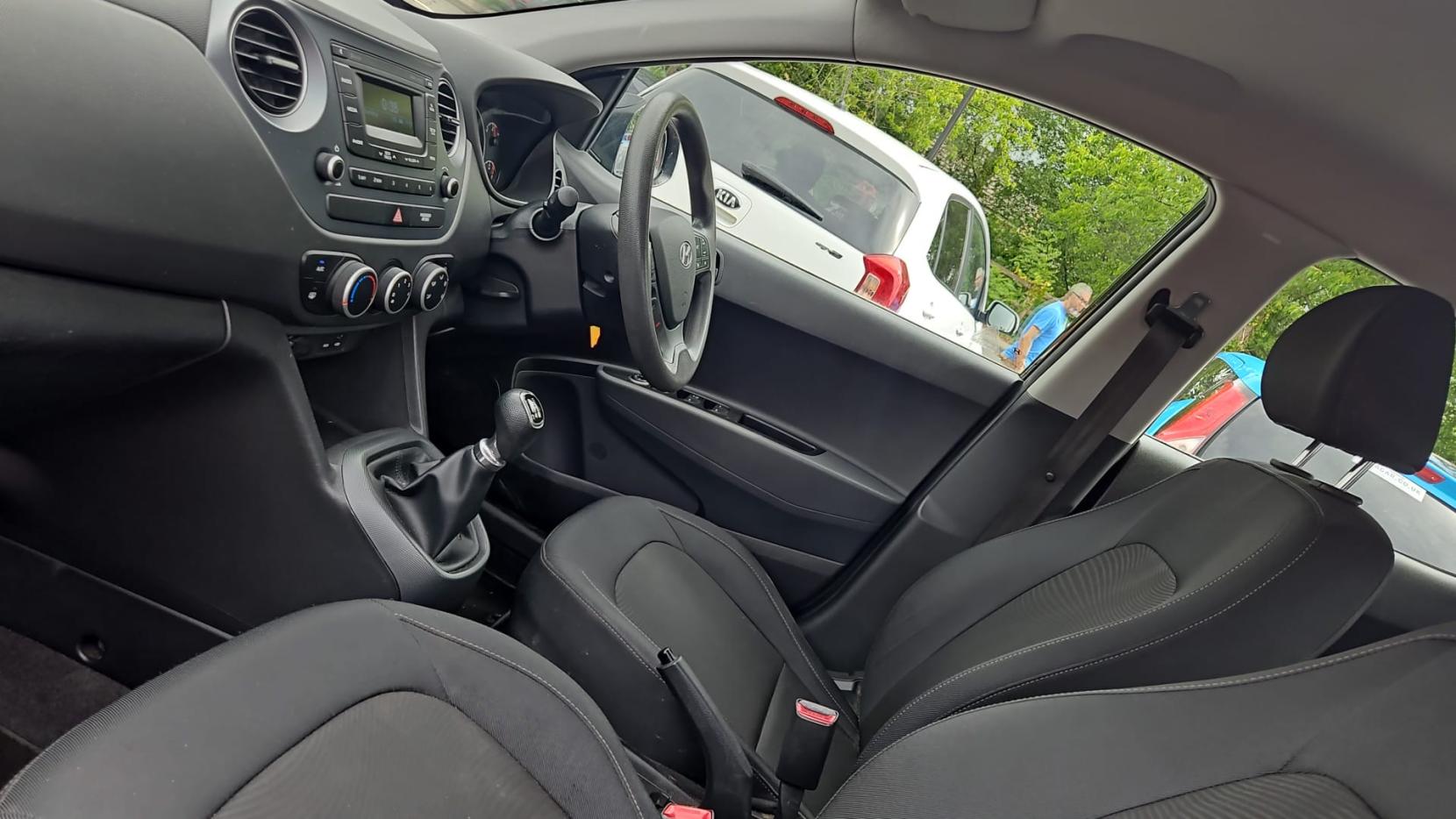 Hyundai i10 1.2 SE Hatchback 5dr Petrol Manual Euro 6 (87 ps)