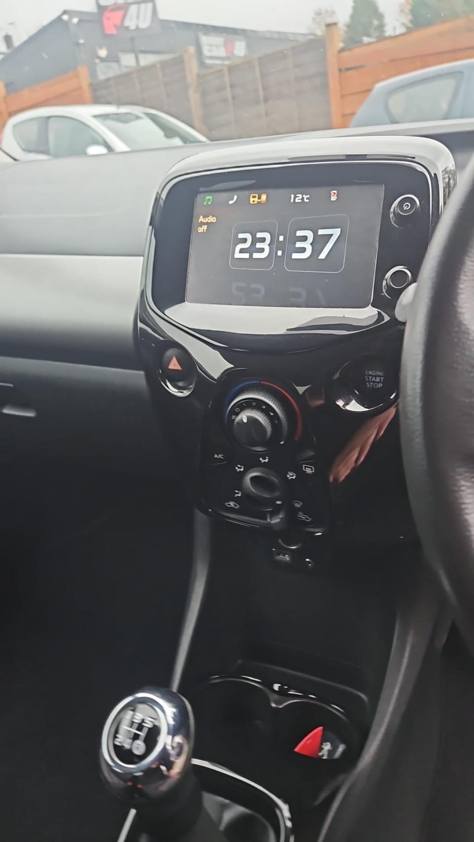 Peugeot 108 1.2 VTi PureTech Allure Hatchback 5dr Petrol Manual Euro 5 (82 ps)