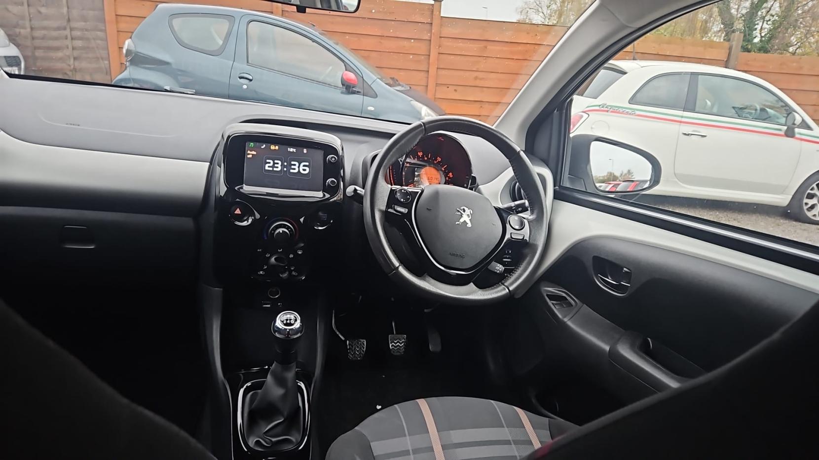 Peugeot 108 1.2 VTi PureTech Allure Hatchback 5dr Petrol Manual Euro 5 (82 ps)