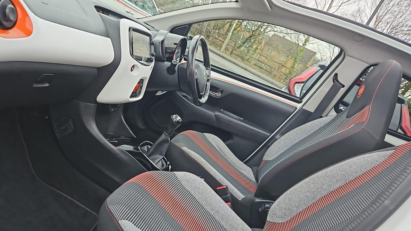 Peugeot 108 1.2 PureTech Roland Garros Top! 5dr Petrol Manual Euro 6 (82 ps)