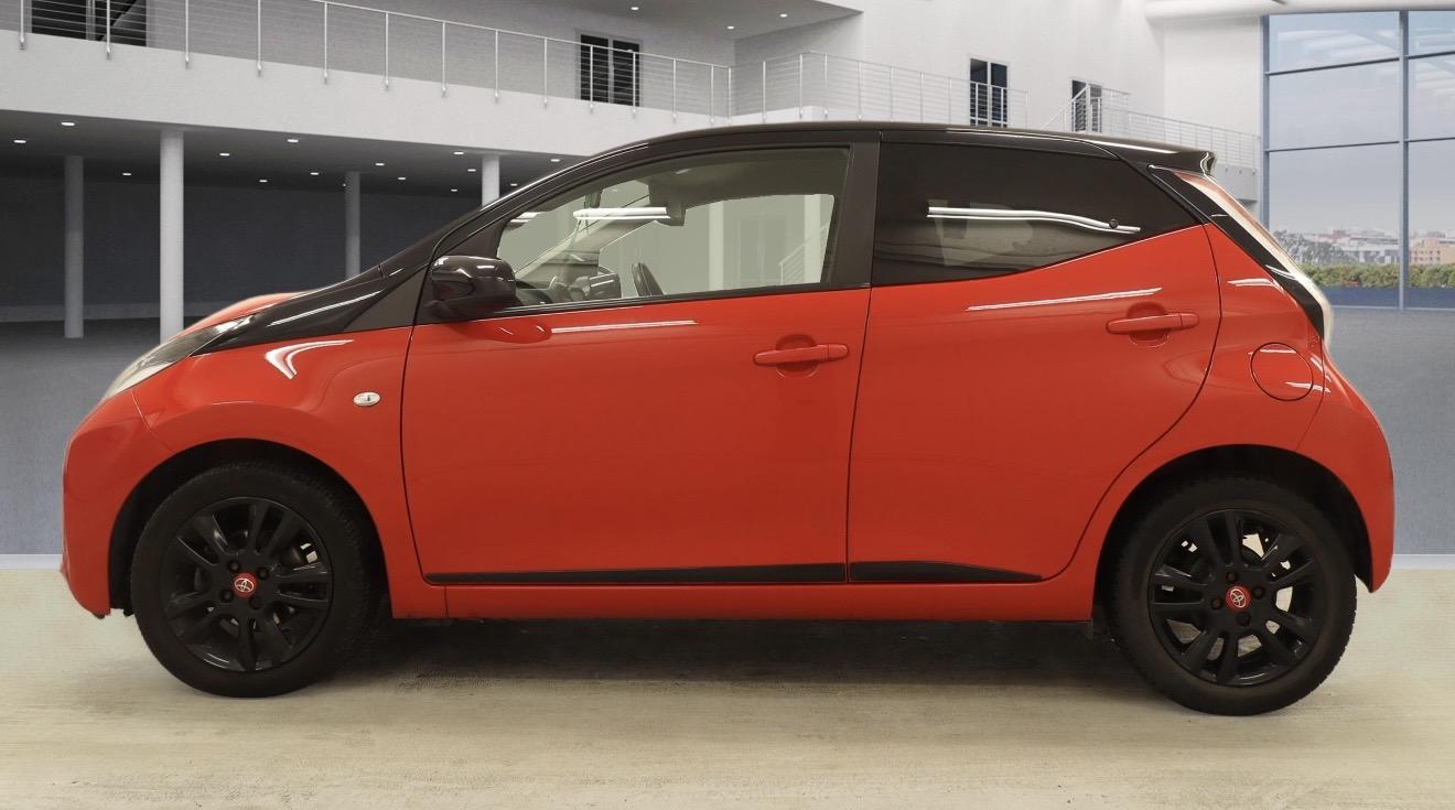 Toyota AYGO 1.0 VVT-i x-cite 4 Red Bi-Tone Hatchback 5dr Petrol x-shift Euro 6 (68 ps)
