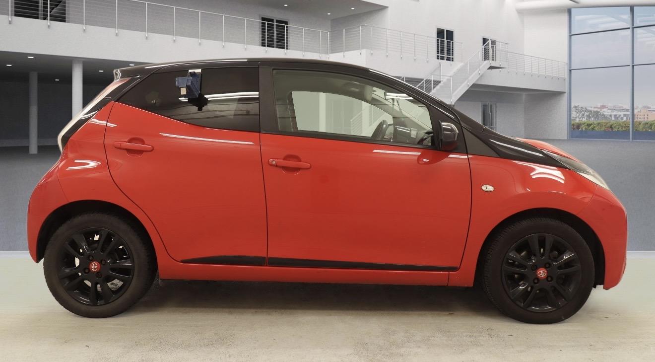 Toyota AYGO 1.0 VVT-i x-cite 4 Red Bi-Tone Hatchback 5dr Petrol x-shift Euro 6 (68 ps)