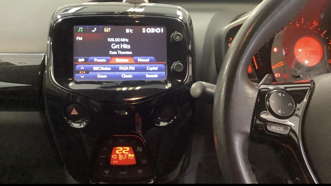 Toyota AYGO 1.0 VVT-i x-cite 4 Red Bi-Tone Hatchback 5dr Petrol x-shift Euro 6 (68 ps)